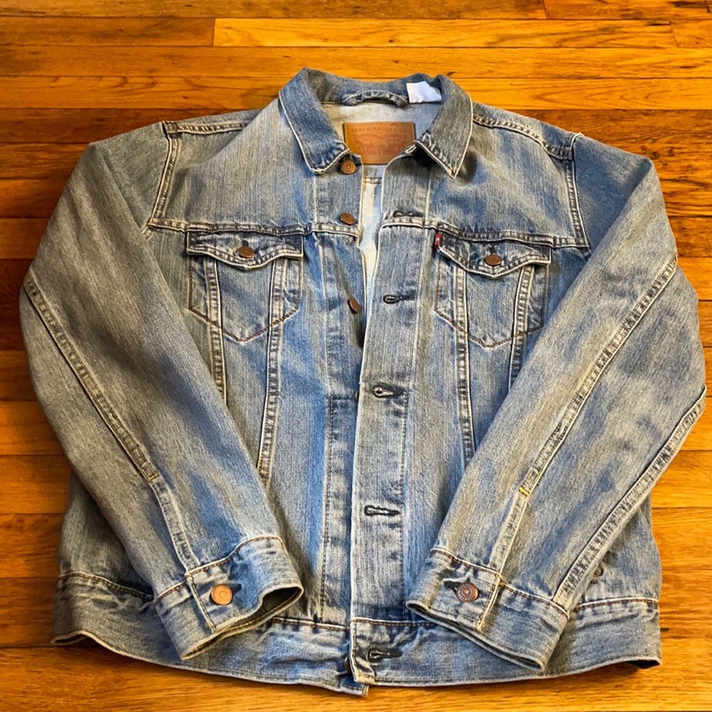 Levi’s denim jacket classic blue